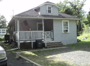 2 Oak Ln, Danbury, CT 06811