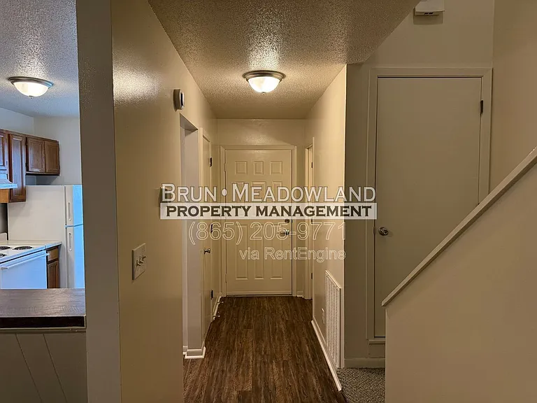 10409 Victoria Dr #D — Photo 10