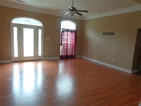 2nd image of 1015 Newman Cir