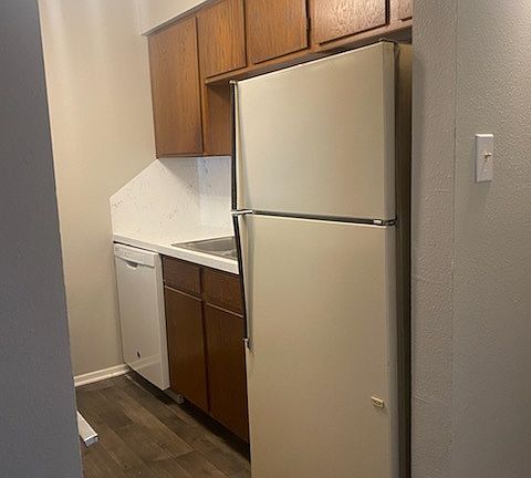 3rd image of 500 College Ave #10863902