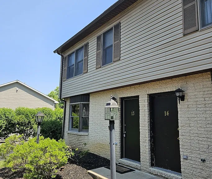 915 Southgate Dr #13 — Photo 2