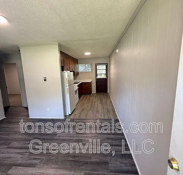 133 B Pleasant Dr — Photo 3