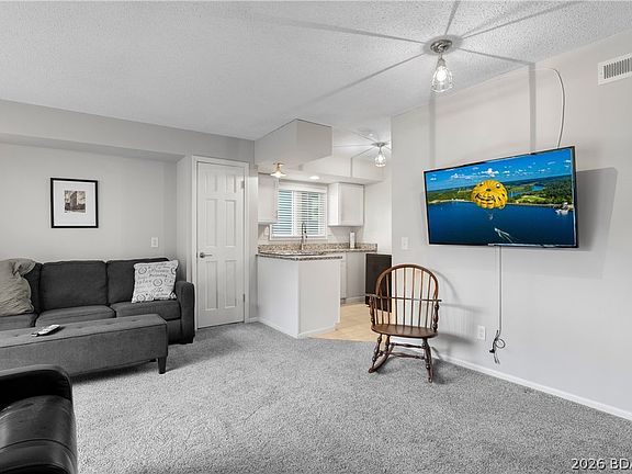 2nd image of 804 Manor Cir #D