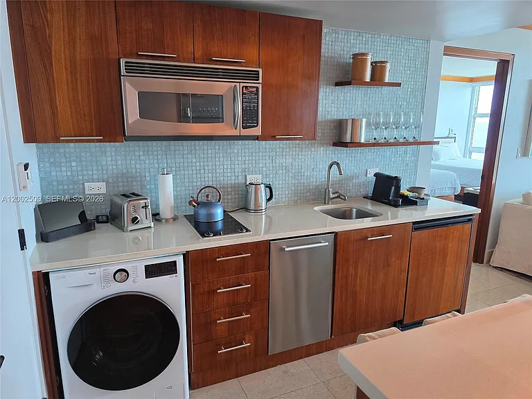 6801 Collins Avenue Legal #1014-1004 — Photo 9