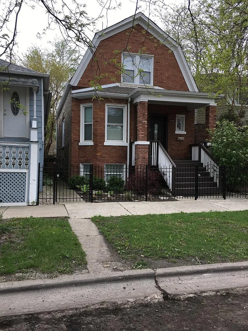 2665 W Nelson St photo 1