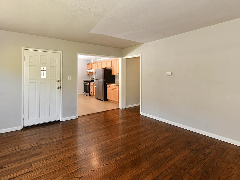 1415 Meek Ave — Photo 5