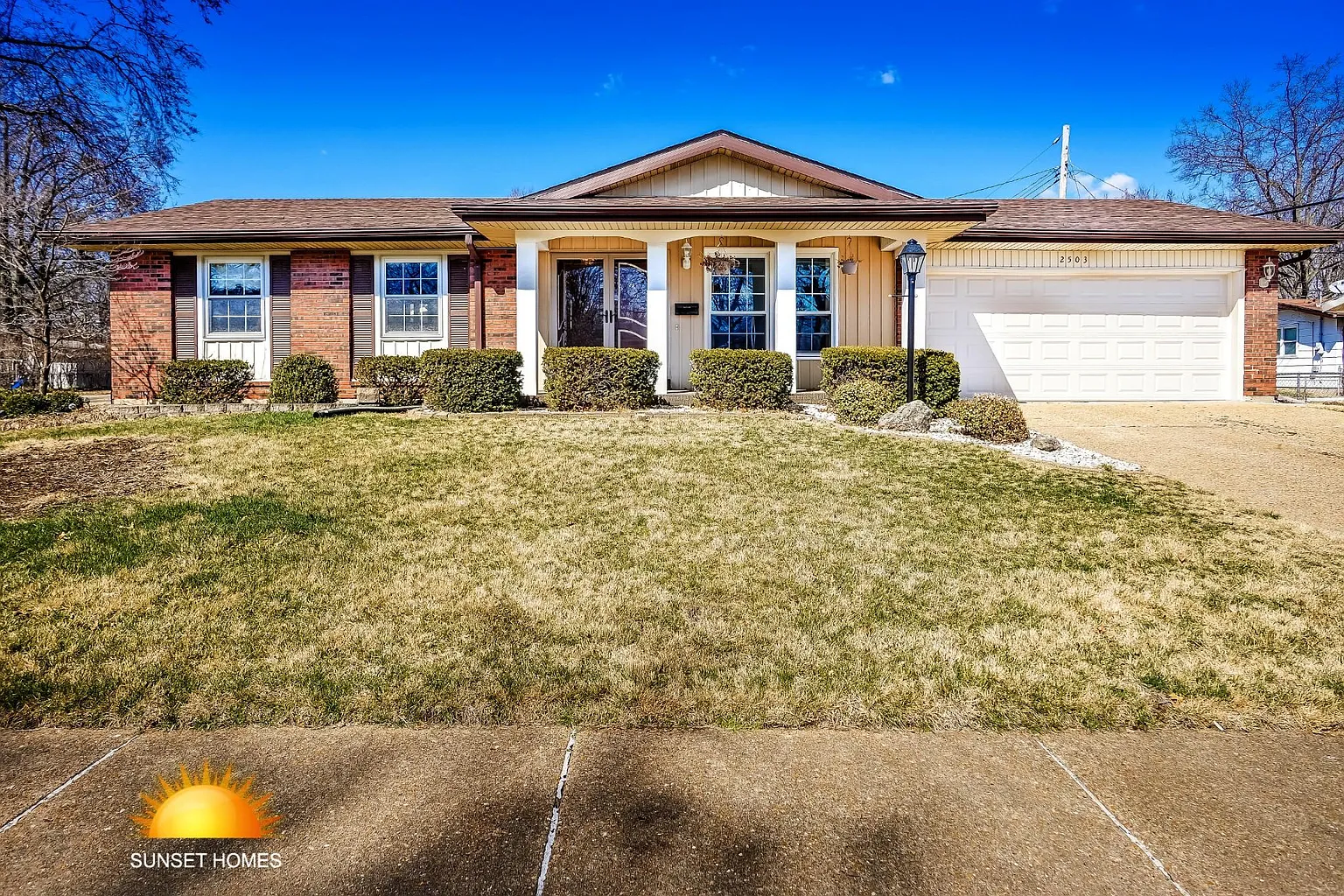 2503 Shorewood Dr photo 1