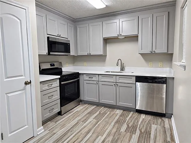 3 bed, 2.0 bath, 1109 sqft, $1,800 — Photo 4