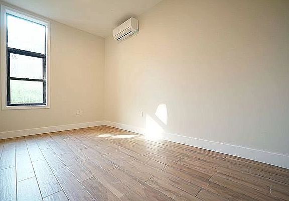 2nd image of 368 Evergreen Ave APT 1