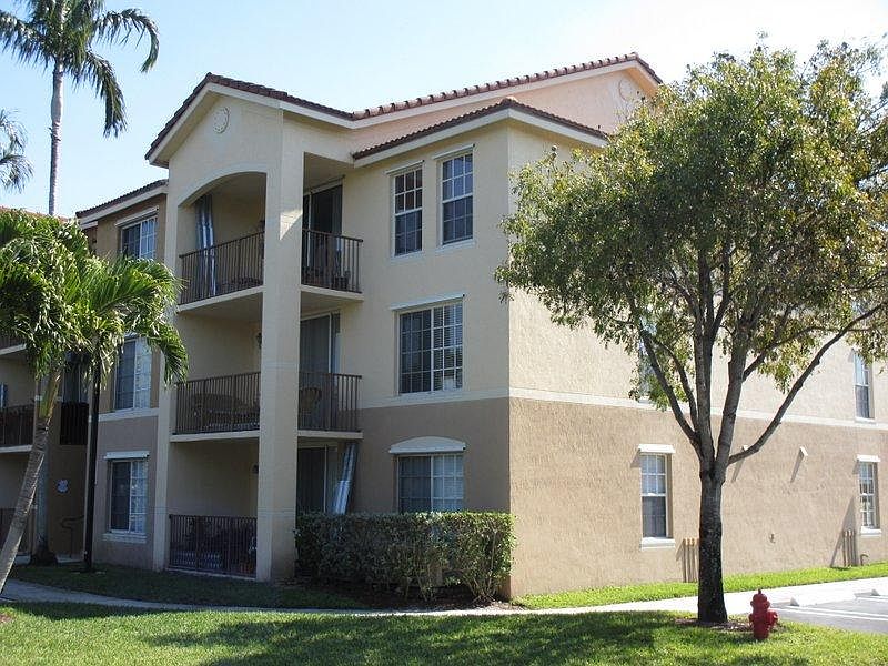 1st image of 1008 Villa Lane