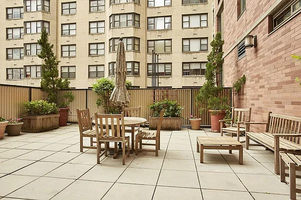 Rented by Akam Sales and Brokerage | media 19