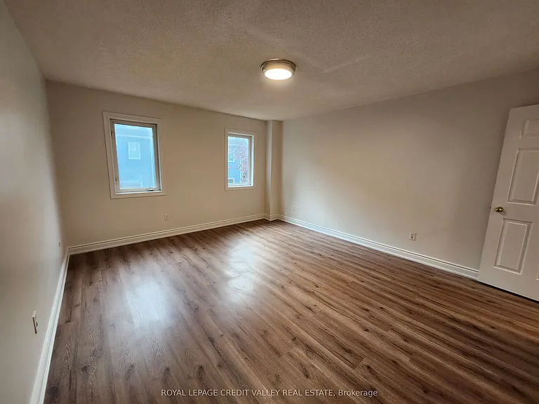 800 Dundas St W #39 — Photo 11