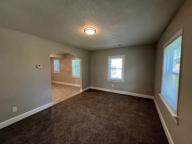 529 Rosewood Ave — Photo 3