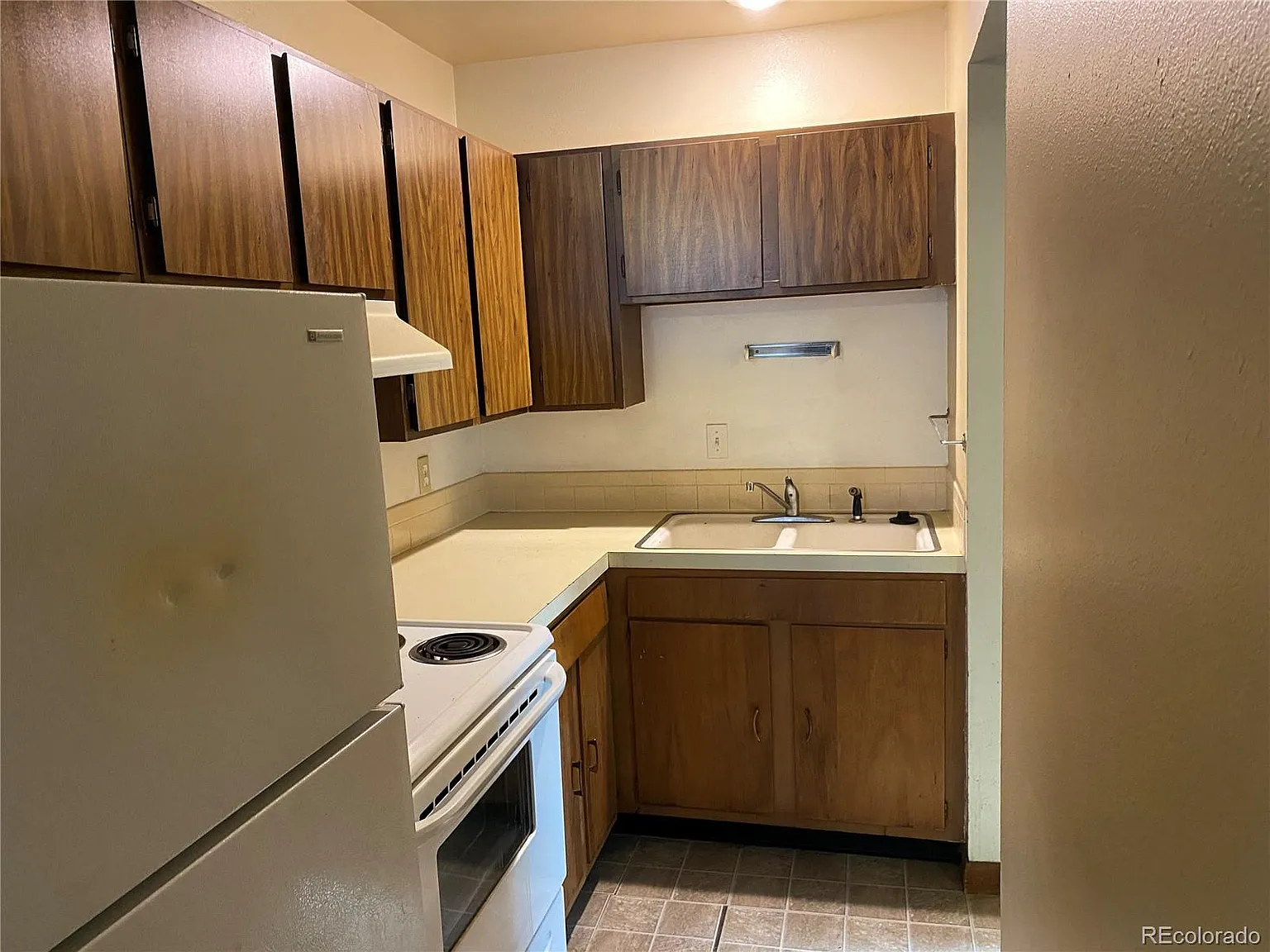 1 bed, 1.0 bath, 2580 sqft, $1,200 — Photo 4