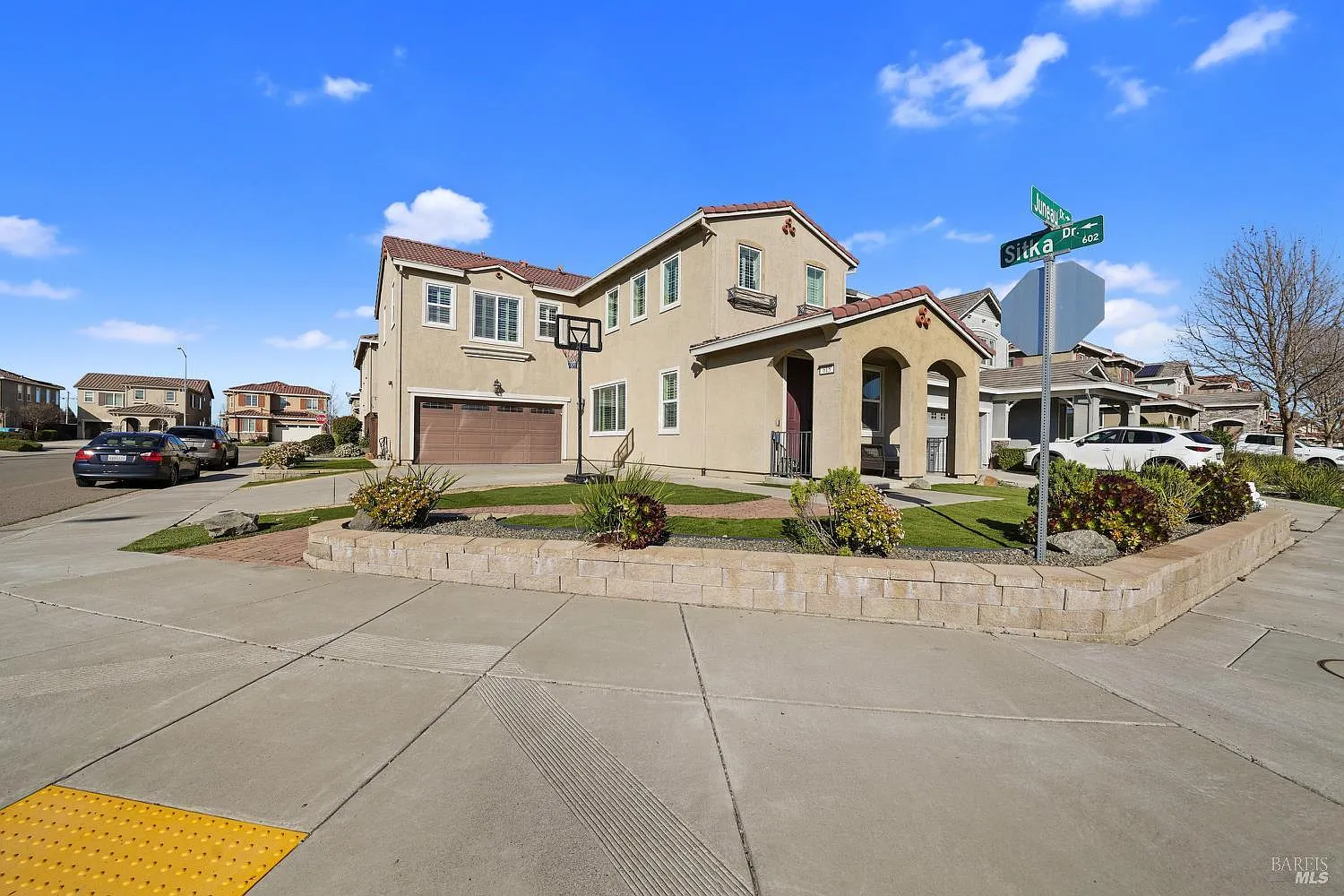 615 Sitka Drive photo 1