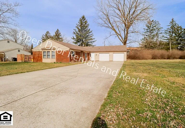 4935 Vermont Ln — Photo 1