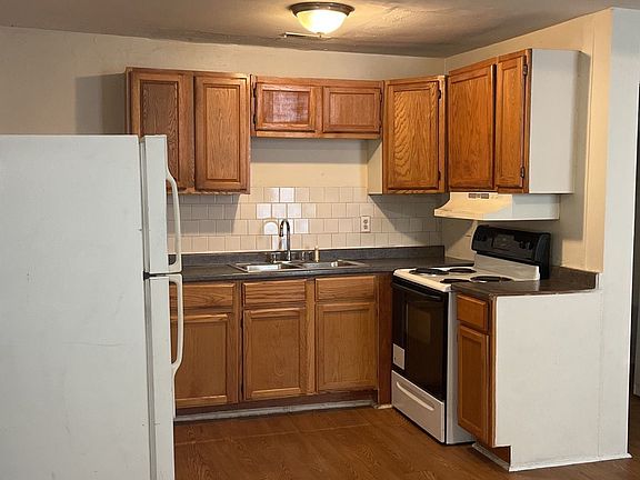 3rd image of 410 W 31st St #B