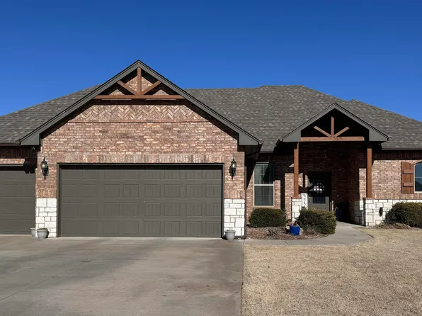 214 Hennessey St, Enid, OK 73701