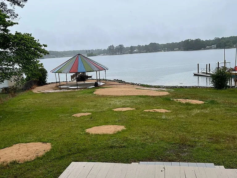 3507 Driftwood Point Rd — Photo 2