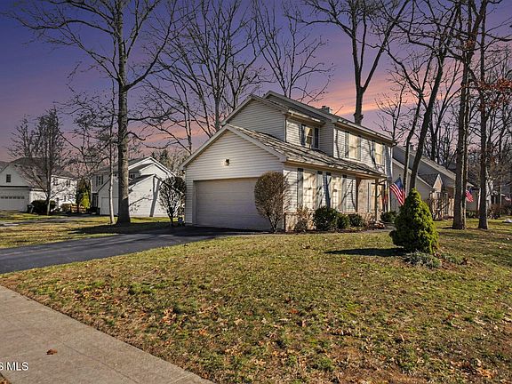 3rd image of 8250 Cherry Blossom Ln