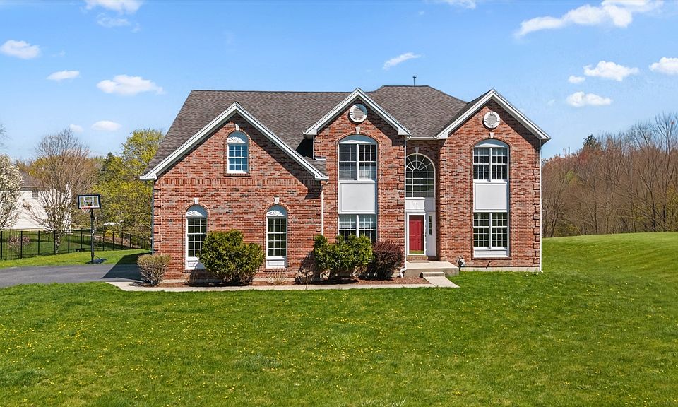 1st image of 3 Emerson Cir