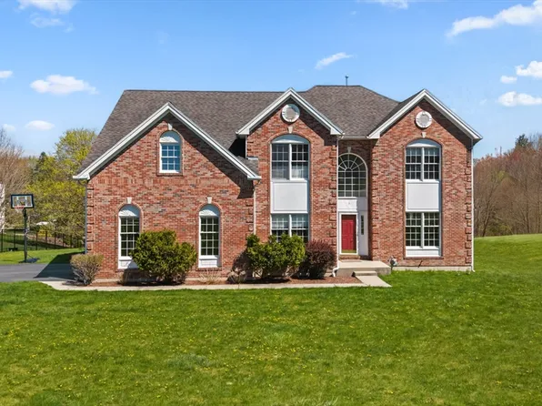 3 Emerson Cir, Shrewsbury, MA 01545