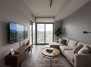 105 The Queensway #909, Toronto, ON M6S 5B5