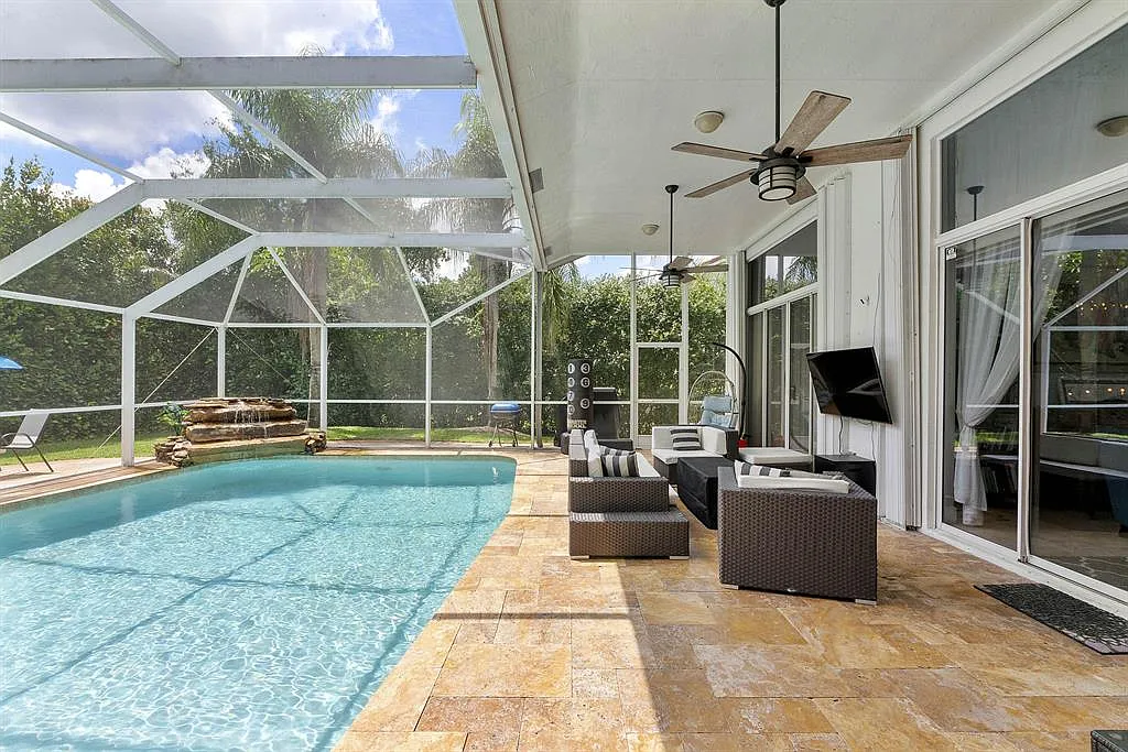 4 bed, 2587 sqft, $6,900 — Photo 3