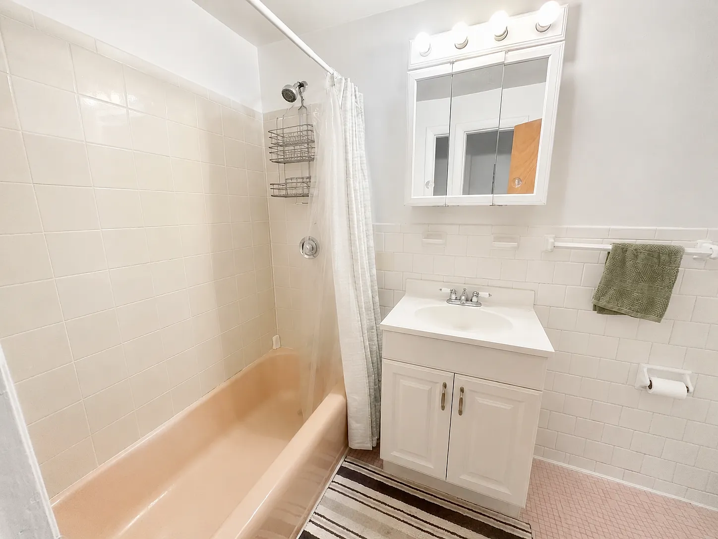 1 bed, 1.0 bath, 500 sqft, $2,300 — Photo 3
