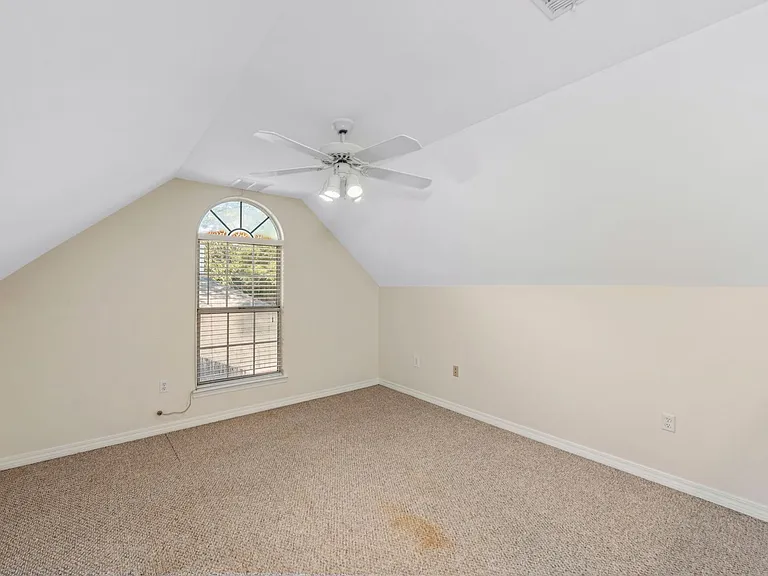 305 Parkwood Pl — Photo 29