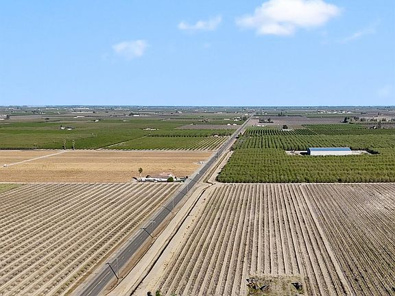 4th image of 2938 N Trinity Ave