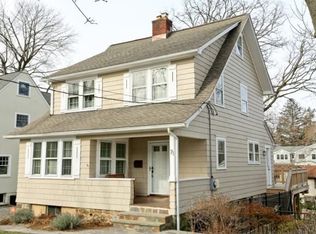 71 Hickory Grove Dr W, Larchmont, NY 10538