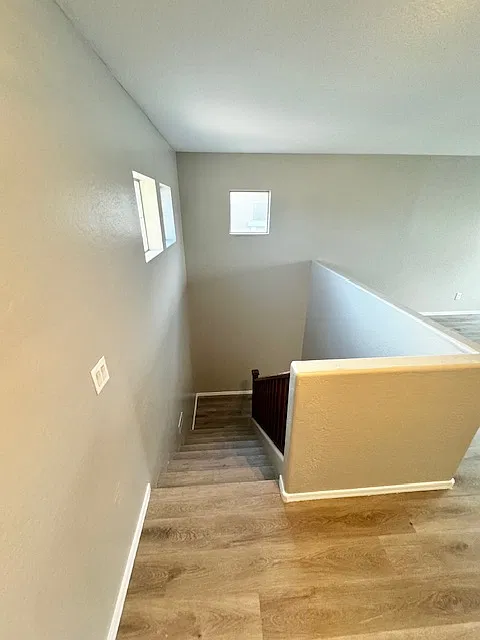 4 bed, 2.5 bath, 1959 sqft, $2,200 — Photo 2
