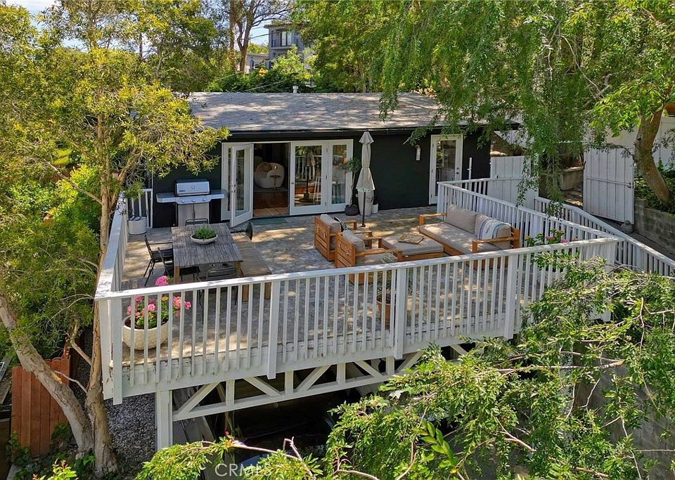 1st image of 3122 Oakcrest Dr