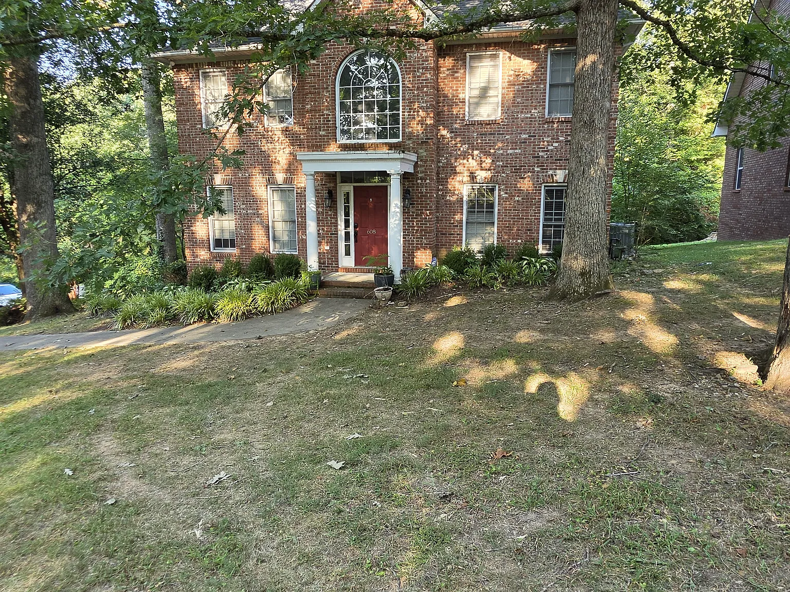 5 bed, 3352 sqft, $2,850 — Photo 1