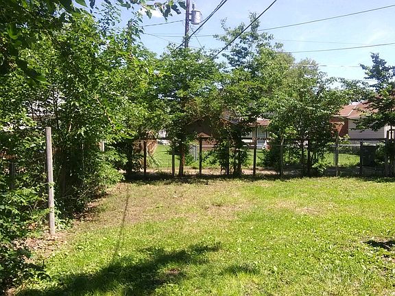4th image of 117 E Ellsworth Ave