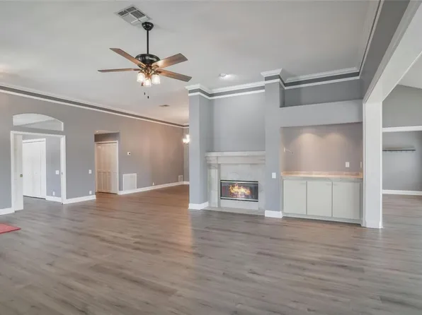 6036 Topsail Rd, Lady Lake, FL 32159