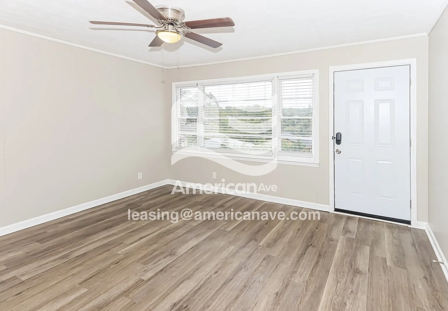 3 bed, 2.0 bath, 1148 sqft, $1,049 — Photo 3