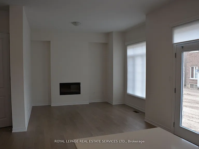 3934 Koenig Rd — Photo 5