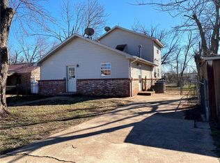 212 W Grimes Ave, Cashion, OK 73016