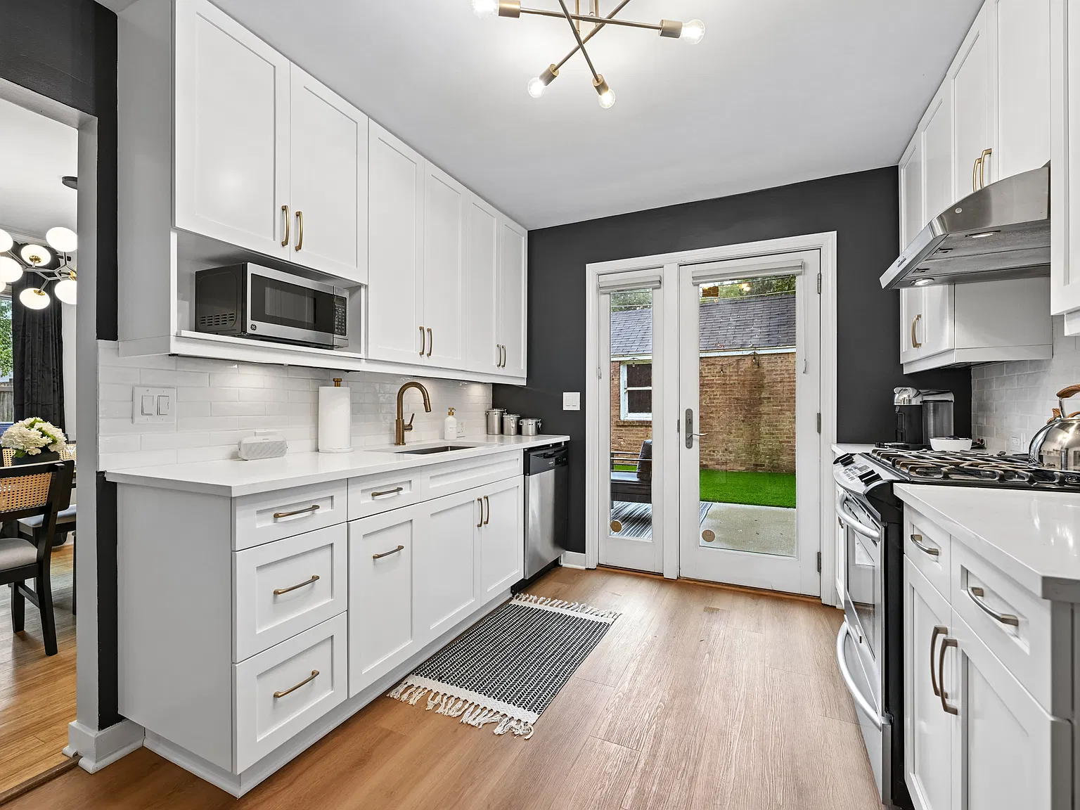 3 bed, 2.5 bath, 1600 sqft, $7,500 — Photo 4