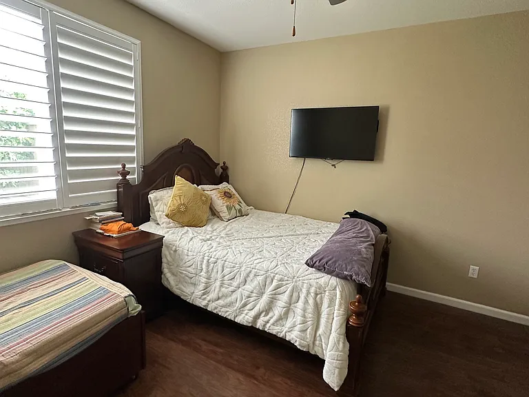 1159 Laureto St — Photo 9