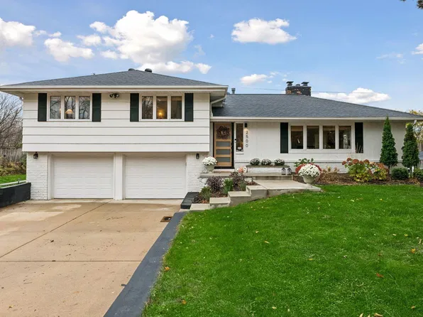 2500 Winfield Ave, Golden Valley, MN 55422