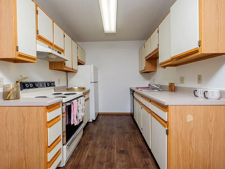 Fargo, ND South Pointe Apartments | Kitchen