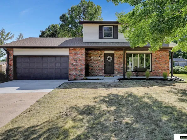 2445 Cheshire S, Lincoln, NE 68512