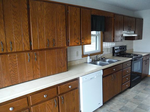 4th image of 1414 Settgast Cir
