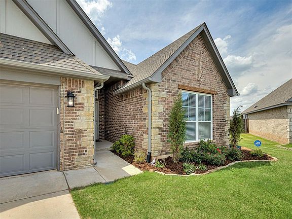 4th image of 4224 NW 156th Ct