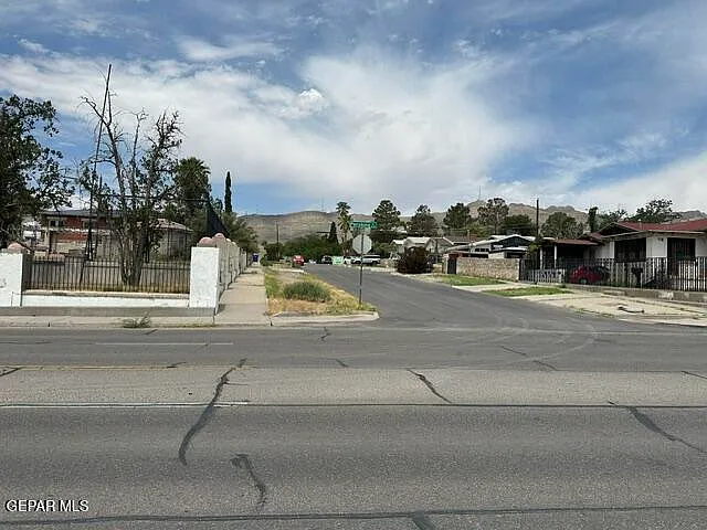 4222 Pershing Dr — Photo 32