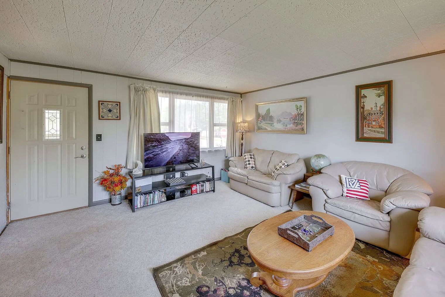 4 bed, 2.0 bath, 785 sqft, $4,096 — Photo 3