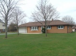 7401 S 68th St, Franklin, WI 53132